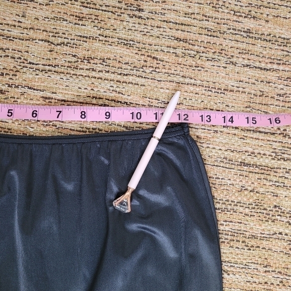 LOU Batten Vintage Slip Skirt with Embroidery - Picture 5 of 6